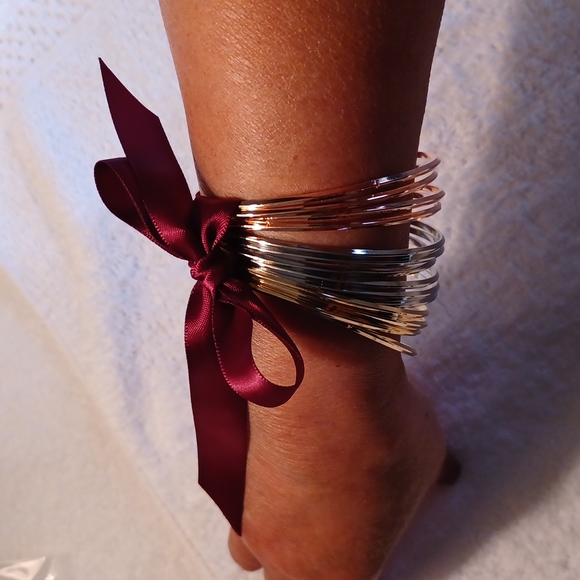 Womans  Multi Color Bracelet - Picture 3 of 3